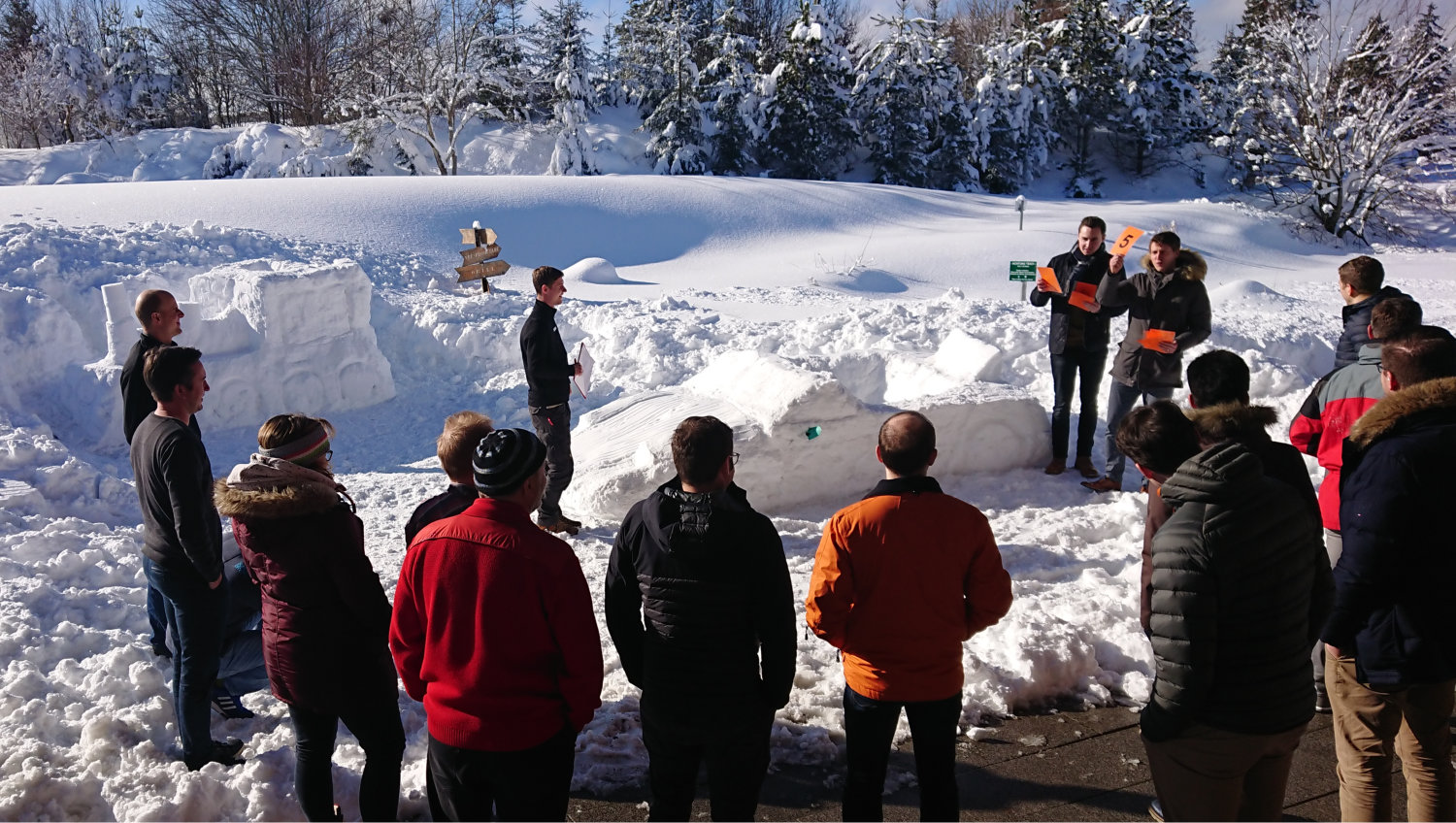 Winter Teamwelt-Challenge im Schnee bei Betriebsausflügen im Schwarzwald