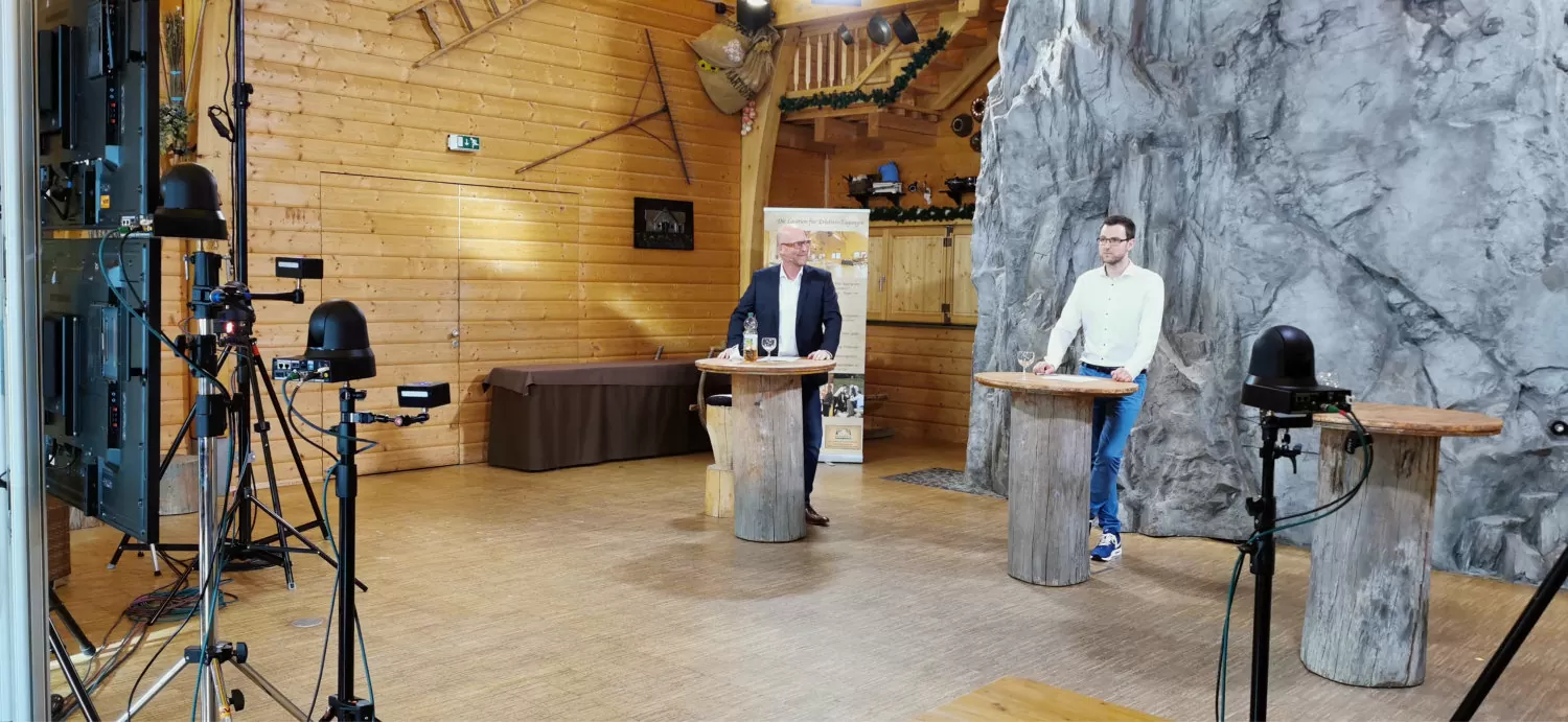 Hybride Online-Konferenz Hybride Online-Konferenz