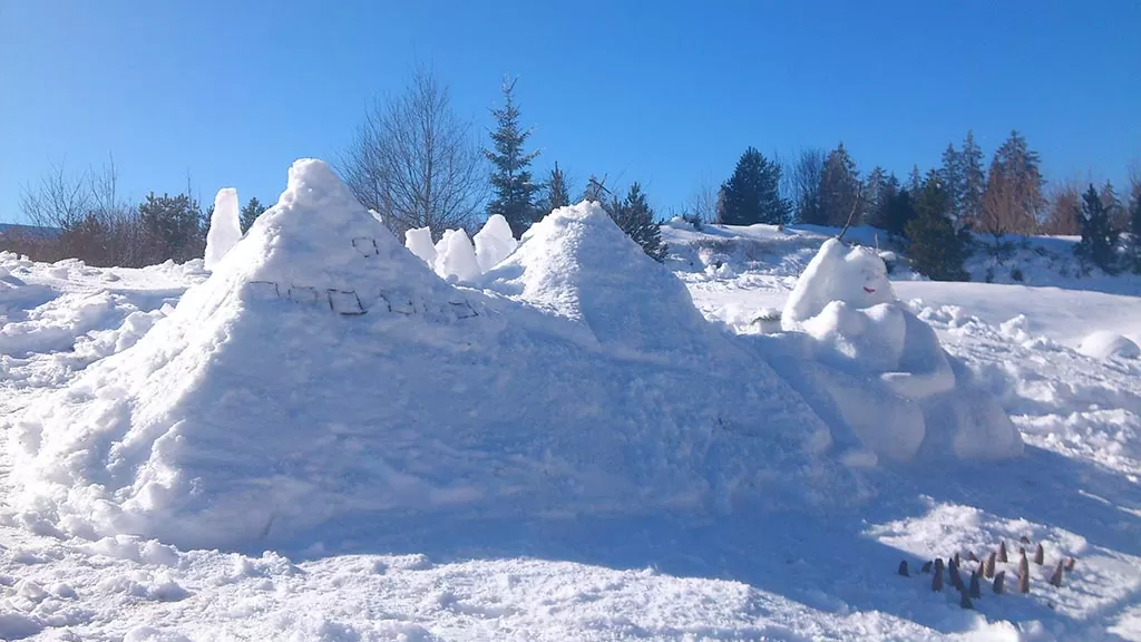 Schneeskulptur