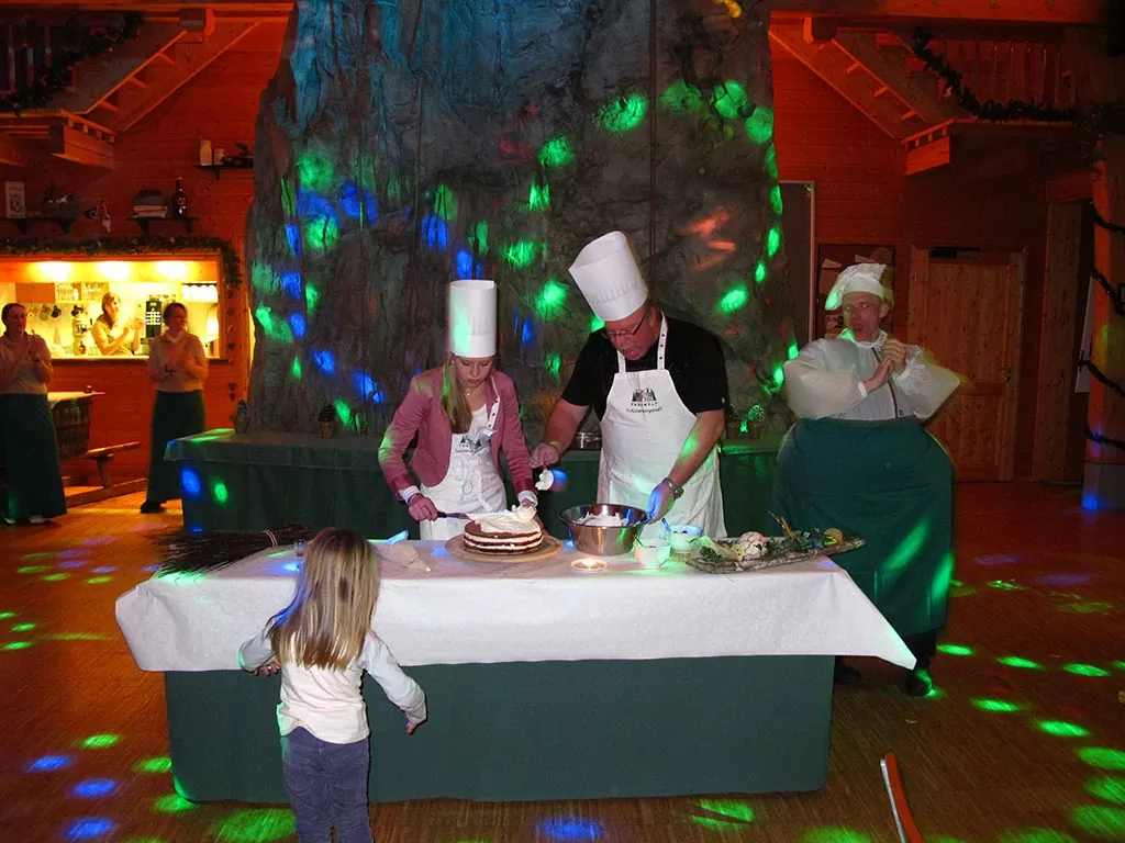 Schwarzwälder Kirschtorten-Gaudi (4) Kirschtorten Gaudi im Schwarzwald