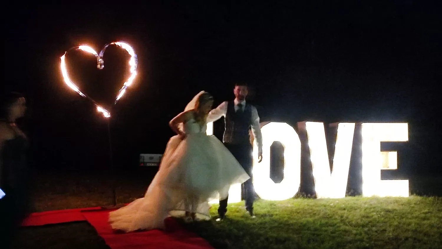 Love-Feuerherz bei der Hochzeitsfeier